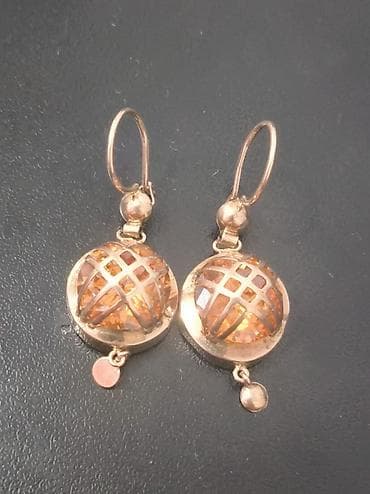Серьги-шарики 375 пр с янтарным стеклом/камнями и геометрической