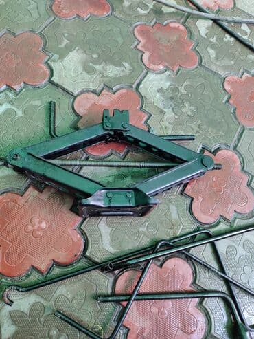 домкрат купить бу: Домкрат на Тойота, Lexus 2018-22 год в сборе с ключом и воротком — 1