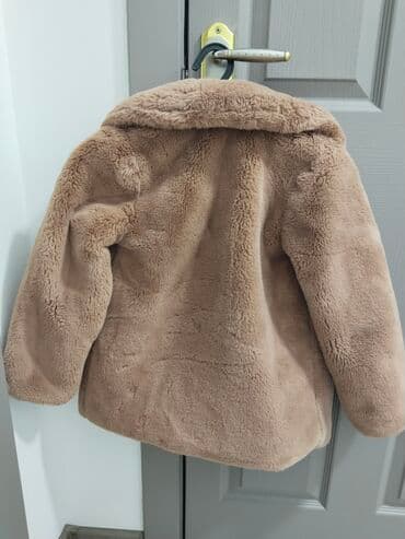 детские шапки с помпонами из натурального меха: Детская шуба для девочек в отличном состоянии, лёгкая, теплая, из — 3