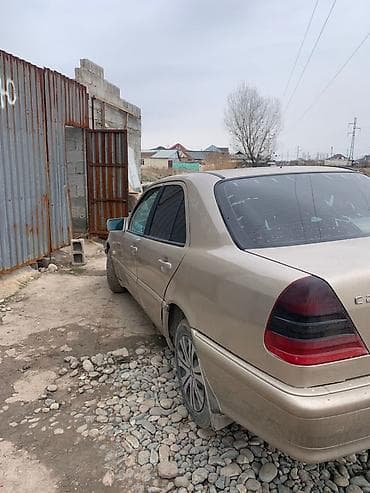 кулиса на ауди: Mercedes-Benz C-Class: 2001 г., 2.2 л, Дизель, Седан — 3