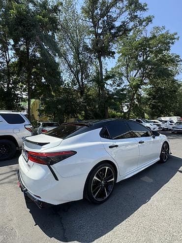 Toyota Camry: 2020 г., 2.5 л, Автомат, Бензин, Седан — 2