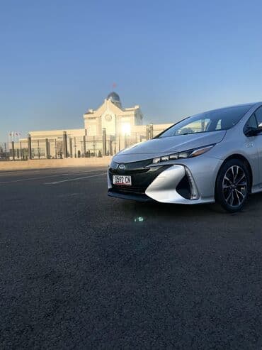авто заратка: Toyota Prius: 2020 г., 1.8 л, Вариатор, Гибрид, Седан — 12