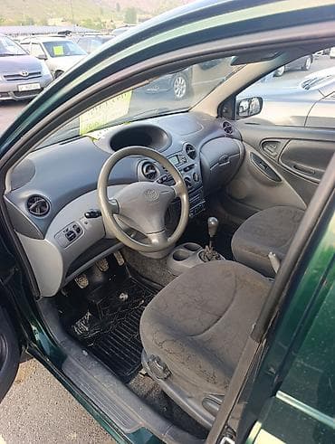 lexsus 460: Toyota Yaris: 2001 г., Ручные, Бензин, Хэтчбэк — 2