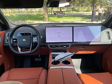 Продажа авто: Voyah : 2025 г., Кроссовер — 5