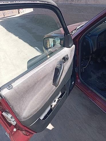 гаражная распродажа: Volkswagen Passat: 1993 г., 2 л, Ручные, Бензин, Седан — 6