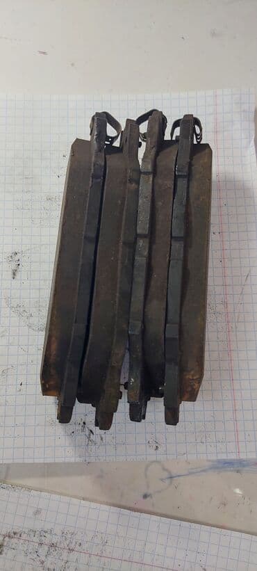 сколько стоит шины: Комплект тормозных колодок Toyota 2013 г., Б/у, Оригинал, Япония — 5