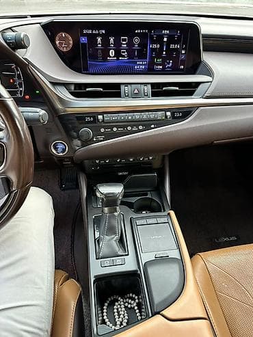 hongqi ehs9: Lexus ES: 2019 г., 2.5 л, Автомат, Гибрид, Седан — 10
