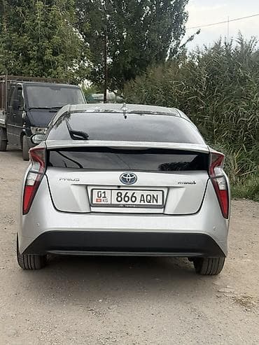 8: Toyota Prius: 2016 г., 1.8 л, Вариатор, Гибрид, Хэтчбэк — 3