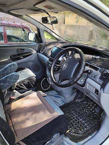 Toyota Estima: 2002 г., 3 л, Автомат, Газ, Минивэн