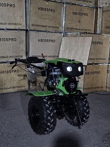 окучник: Бензиновый мотоблок HB105PRO - Двигатель: 212 см³ (указано на — 1