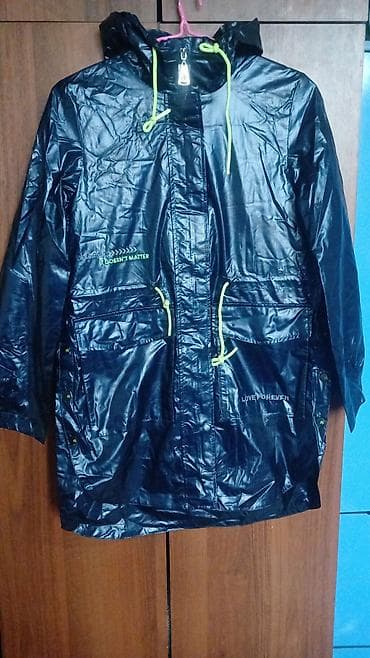 компрессионные футболки: Лёгкие женские/подростковые ветровки и дождевики с капюшоном. Модели — 4