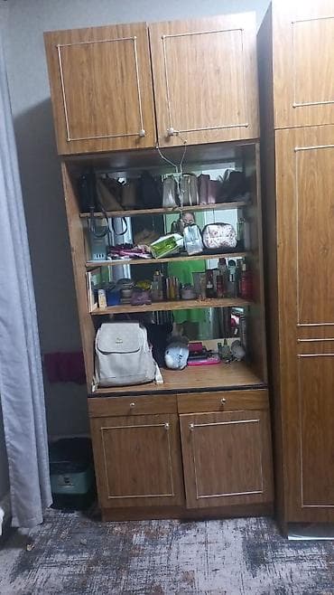 шкаф с полочками: Гарнитур для спальни/гостиной в едином стиле под дерево (ламинат с — 7