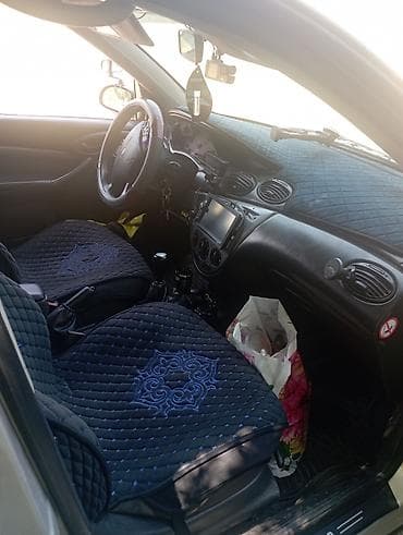 Продажа авто: Ford Focus: 2001 г., 1.8 л, Механика, Бензин, Универсал — 5