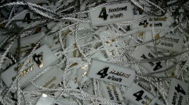 швея надом ош: Пломбы для одежды с логотипом индивидуально на заказ — 4