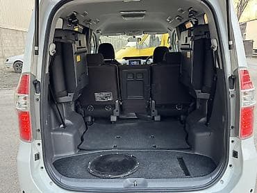 вокси ноах: Toyota Noah: 2008 г., 2 л, Вариатор, Бензин, Минивэн — 9