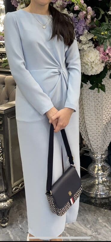 аква айнек: Нарядные женские платья (2 модели) 1) Голубое платье-миди: - — 1