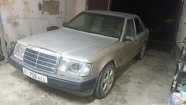 салон машина: Mercedes-Benz W124: 1988 г., 2.9 л, Ручные, Дизель, Седан — 1