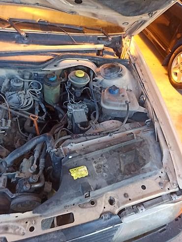 сары булун: Audi 100: 1990 г., 2 л, Кол менен иштөөчү, Бензин, Седан — 5