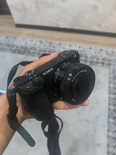 Продаю камеру sony a6400 в идеальном состоянии, пробег у камеры 9700