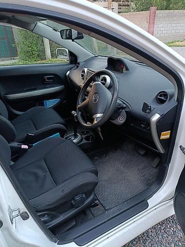 mini v: Toyota Ist: 2003 г., 1.3 л, Автомат, Бензин, Хэтчбэк — 7