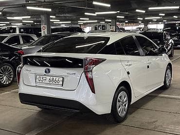 prius: Toyota Prius: 2018 г., Гибрид, Хэтчбэк — 7
