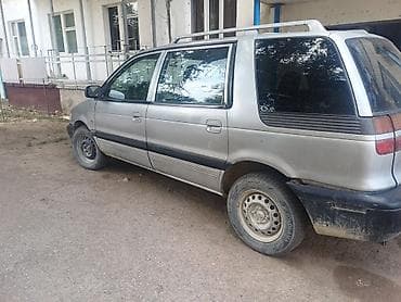 Транспорт: Mitsubishi Space Wagon: 1992 г., 1.8 л, Механика, Бензин, Минивэн — 3