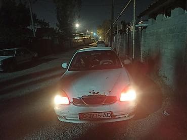 nubira: Daewoo Nubira: 2001 г., Седан — 2