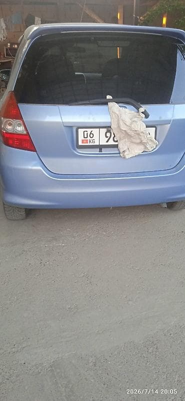 авто лизинг фит: Honda Fit: 2003 г., 1.5 л, Механика, Бензин, Хэтчбэк — 3