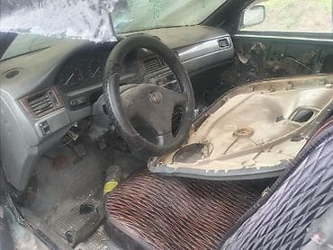 салон машины: Honda Civic: 1995 г., Седан — 3