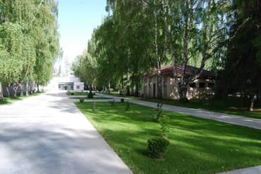 иссык куль сары ой: Коттедж 13 расположен в пансионате "Лазурный берег" на берегу озера — 1