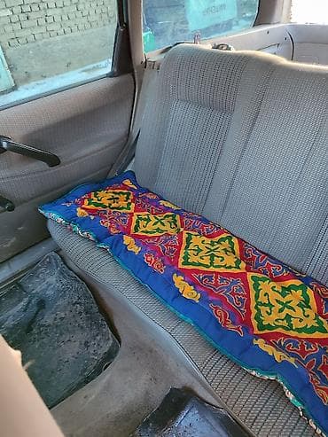 8: Volkswagen Passat: 1991 г., 1.8 л, Механика, Бензин, Универсал — 10