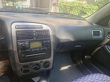 авенсис 2000: Toyota Avensis: 2002 г., 1.8 л, Механика, Бензин, Седан — 6