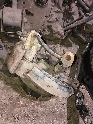 mitsubish: Передняя правая Ступица Mitsubishi 1999 г., Б/у, Оригинал, Япония — 1