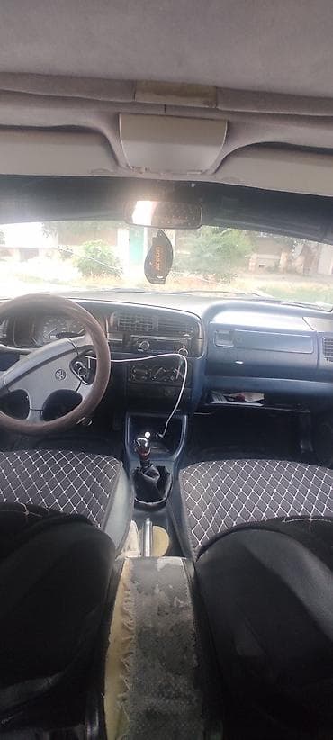 Унаа: Volkswagen Vento: 1992 г., 1.8 л, Кол менен иштөөчү, Газ, Седан — 8