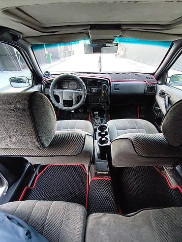 Транспорт: Volkswagen Passat: 1989 г., 1.8 л, Механика, Газ, Седан — 7