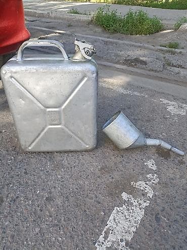 топливная канистра: Канистра 20 л — 1