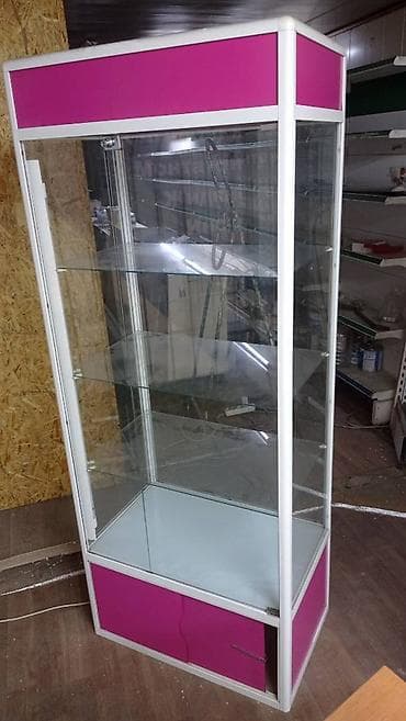 Рекламное оборудование: Витрины - 2 штуки б/у, состояние очень хорошее, есть рабочая — 3