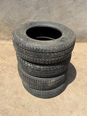 Комплект из 4 автомобильных шин