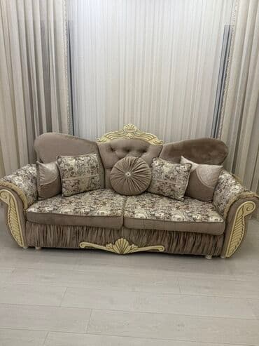 дом на колесах купить бишкек: Элегантный диван в классическом стиле, выполненный в бежево-коричневой — 1
