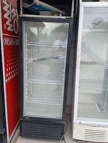 Холодильная витрина для напитков/продуктов с прозрачной дверцей. б/у