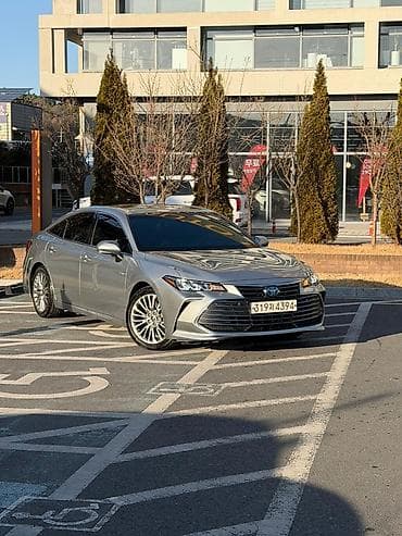 Toyota Avalon: 2021 г., Гибрид, Седан