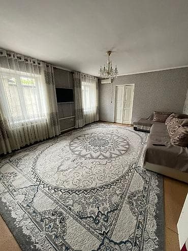 Продаётся просторный частный дом. Планировка и комнаты: - Большая