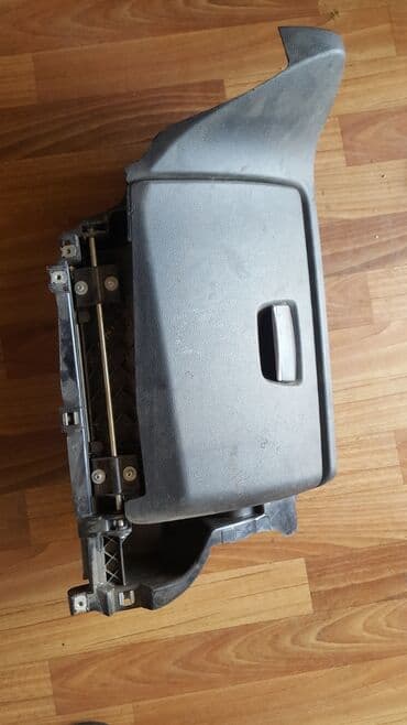 сумка подушка: Bmw e82 e87 бардачок панели — 1