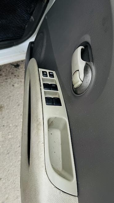 civic 2001: Nissan March: 2003 г., 1.3 л, Автомат, Бензин, Хэтчбэк — 8