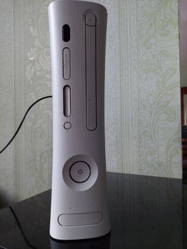 хбокс сериес с: Продаю Xbox 360 в хорошем состоянии. В комплекте два беспроводных — 4