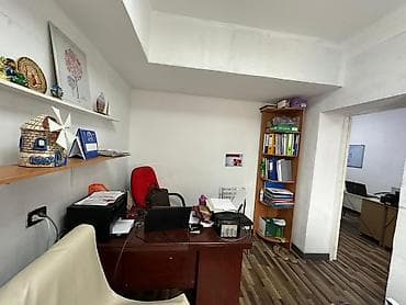 Комнаты: Офисное помещение с меблировкой и рабочими местами - Планировка: два — 2