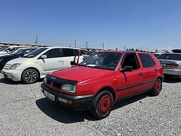 geely m: Volkswagen Golf: 1993 г., 1.6 л, Механика, Бензин, Хэтчбэк — 1