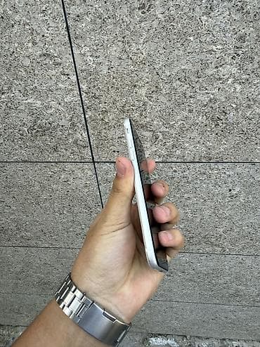 type s: IPhone SE 2020, Б/у, 64 ГБ, White Titanium, В рассрочку, 89 % — 3