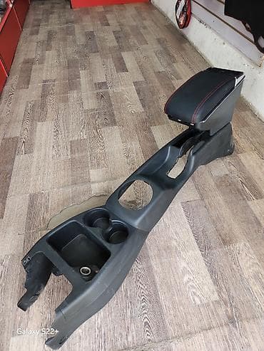 Подлокотник Honda, цвет - Черный