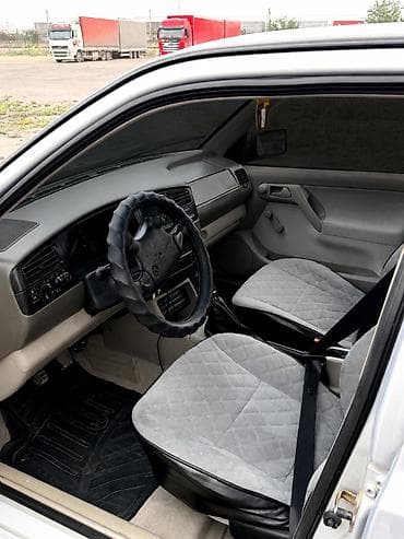 Продажа авто: Volkswagen Vento: 1997 г., 1.8 л, Механика, Бензин, Седан — 3